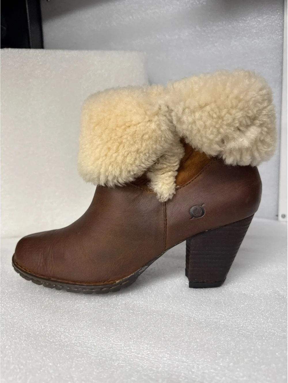 Born Women’s Brown Leather Shearling Cuff Ankle Boots Size 9